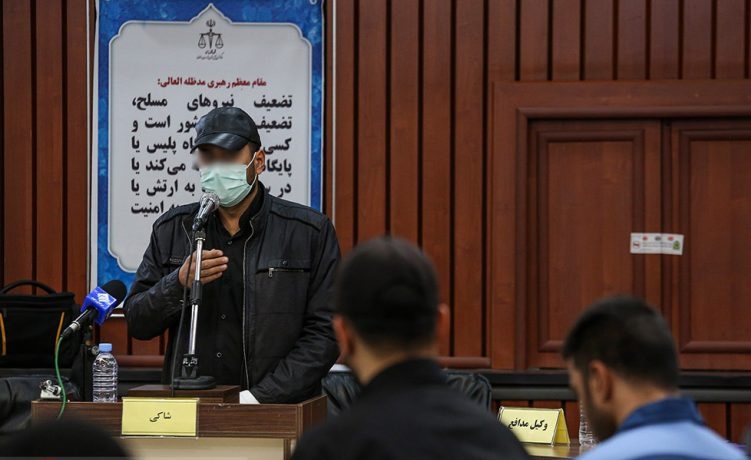 عامل شهادت شهیدان زینالزاده و رضازاده در ملاعام به دار مجازات آویخته شد