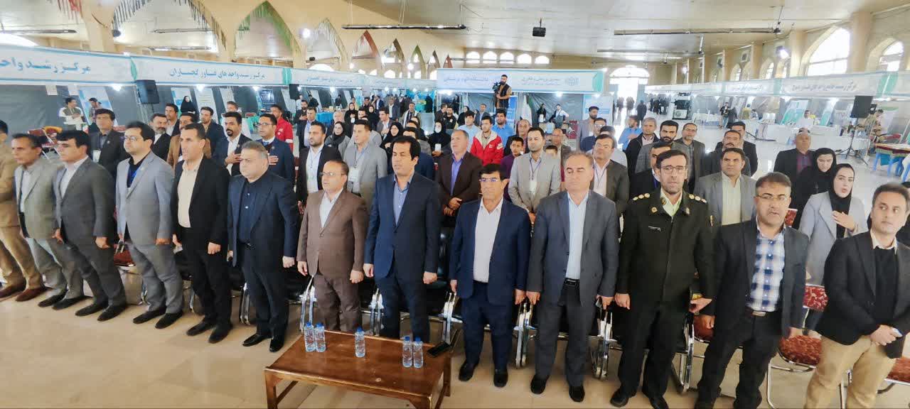 رئیس دانشگاه یاسوج:  متأسفانه به اندازه یک مجری بی‌سواد صدا و سیما هم پژوهشگران  تجلیل نمی‌شوند / فرزین: حضور موفق 60 فناور در نمایشگاه هفته پژوهش