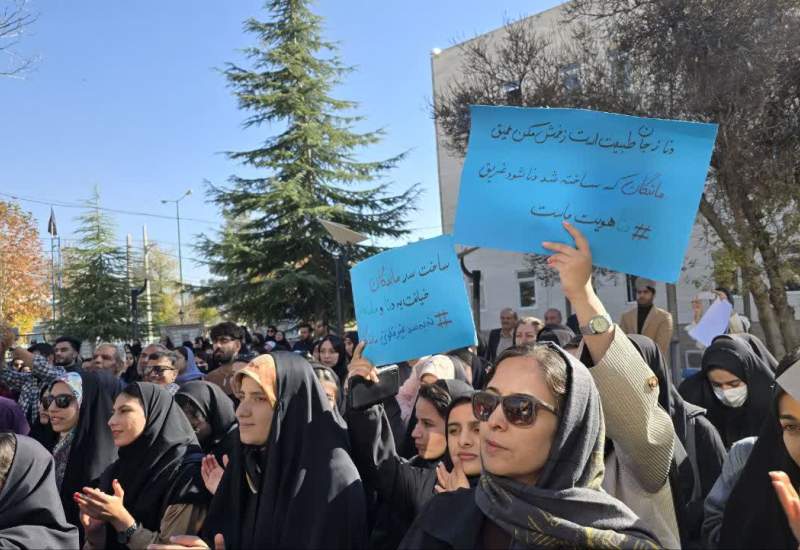 فیلم | تجمع دانشجویان کهگیلویه و بویراحمد در مخالفت با سد ماندگان / دانشجو بیدار است از مافیا بیزار است