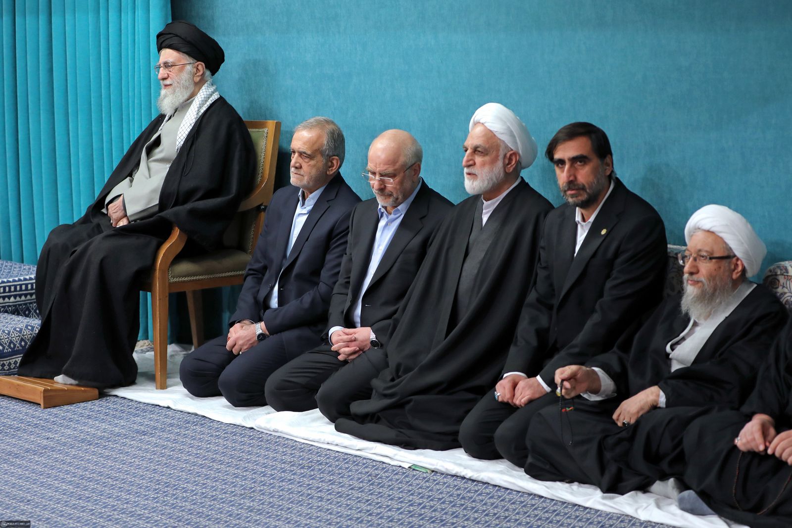 سخنان پزشکیان در دیدار کارگزاران نظام با رهبر انقلاب؛ قدردانی رهبری از رئیسجمهوری/ ظریف و ساداتینژاد هم آمدند