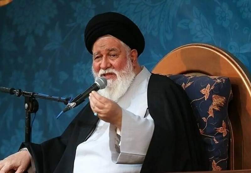 انتقاد علم الهدی از پزشکیان: به رهبری جفا و بی وفایی کرد؛ می گوید «ما می‌خواستیم مذاکره کنیم ولی چون رهبری می‌گوید، مذاکره نمی‌کنیم» / می گوید «قانون حجاب را اجرا نمی‌کنیم چون نمی‌خواهیم مقابل مردم بایستیم»؛ این نمایندگان مجلس، مردم نیستند؟/ اگر بخواهید به‌خاطر قانون حجاب در مقابل عده‌ای خاص نایستید، باید در مقابل خدا بایستید