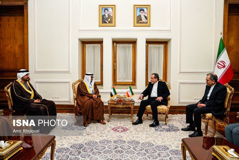 تصاویر | تهران رسما تایید کرد: نماینده امارات حامل نامه ترامپ است / دیدار با عراقچی در تهران