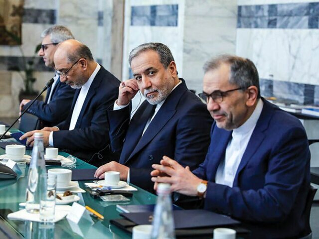 تداوم مذاکرات ایران و آمریکا در رم؛ تدوین چارچوب سیاسی توافق جدید در دستور کار / عراقچی: مسیر گفتوگوها معقول و رو به پیشرفت است | وزارت خارجه آمریکا: پیشرفت داشتهایم، اما هنوز کار باقی مانده