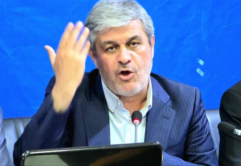 انتقاد نماینده گچساران و باشت از نحوه واگذاری معادن در کهگیلویه و بویراحمد: «دخالت‌های غیرقانونی و بی‌نظمی در واگذاری‌ها سرمایه‌گذاران را سردرگم کرده است» / سخن تاج‌گردون با دستگاه‌‌های نظارتی / آقای موسویان [مدیرکل صنعت، معدن و تجارت]؛ شما چه کاره‌اید؟ /  سرمایه‌گذار را به شراکت اجباری مجبور می‌کنند؛ این خلاف قانون است / معادن بی‌نظیر بهمئی هر کدام در اختیار فرد خاصی قرار دارد  / دستور استاندار به موسویان: تمام معادنی که بدون سرمایه‌گذاری واگذار شده‌اند باید لغو شوند