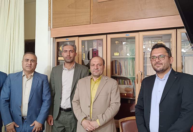 نشست تعاملی مدیران ستاد اجرایی با مسولان اقتصادی استان/ دژه: بنیاد برکت آماده است منابع مالی مستقیم خود را وارد استان کند