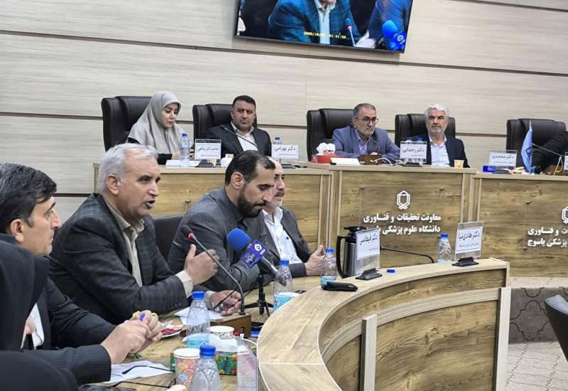 عضو هیئت‌ علمی دانشگاه علوم پزشکی یاسوج: تحمیل مدیران به دانشگاه حتی اگر شایسته باشند، به اعتبار دانشگاه آسیب می‌زند / لزوم پایبندی به آیین‌نامه‌ها و اصول آکادمیک در انتخاب مدیران دانشگاه /  جذب بیش از 2 هزار نیرو غیرکارشناسی مشکل دانشگاه را حل نکرده است