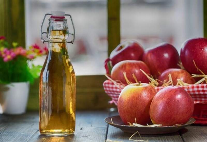 ۷ فایده نوشیدن سرکه سیب قبل از خواب