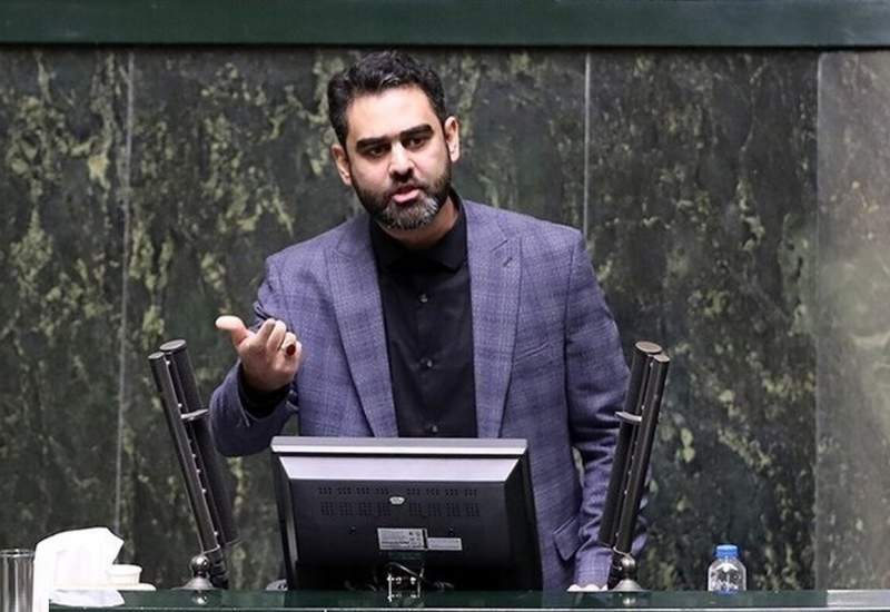 امیرحسین ثابتی پزشکیان را تهدید کرد؛ وزیر متخلف را برکنار کن وگرنه...