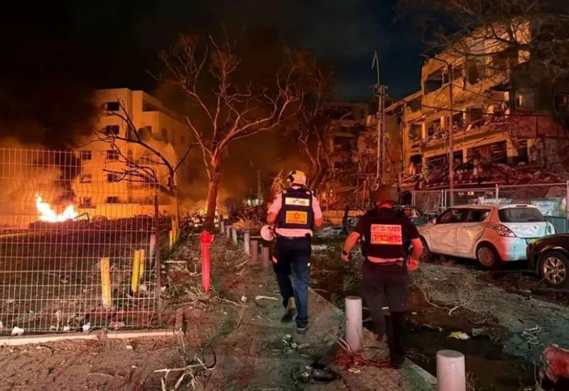 آغاز حملات جدید ایران به اسرائیل / الحدث: ده موشک ایرانی به سمت اسرائیل شلیک شد / جبهه داخلی اسرائیل: آژیر‌های حمله هوایی در حیفا و جلیل علیا به صدا درآمد / اسرائیل هیوم: ساکنان شمال، برخلاف حملات قبلی، از قبل هشدار دریافت نکردند