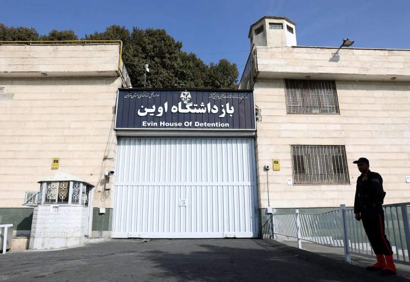 فیلم| انتشار برای اولین بار؛ از گودال عمیق در اتاق سربازان وظیفه تا بدن‌های سوخته زیر آوار / زندان اوین دقایقی پس از حمله