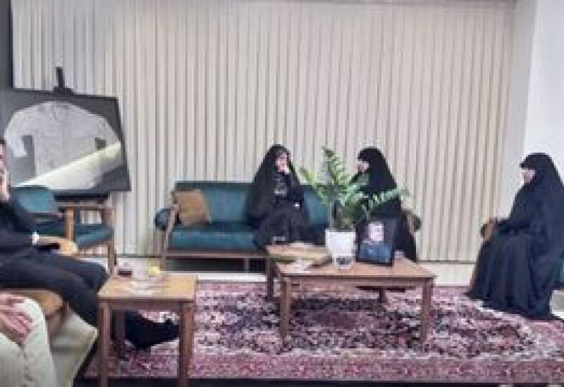 فیلم | دختر و داماد پزشکیان در منزل سردار شهید حاجی‌زاده 