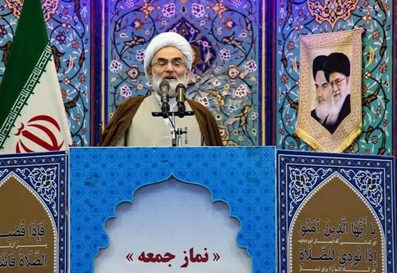 انتقاد امام جمعه رشت از جولان خودروهای ‌تک‌سرنشین در خیابان‌ها