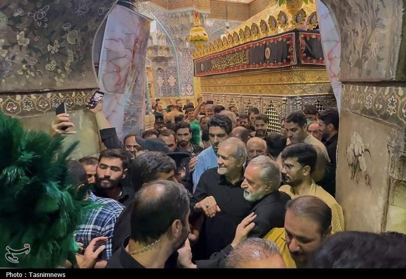 رئیس‌جمهور به زیارت حرم حضرت معصومه (س) مشرف شد / ادای احترام پزشکیان به شهید ایزدی  +فیلم و تصاویر