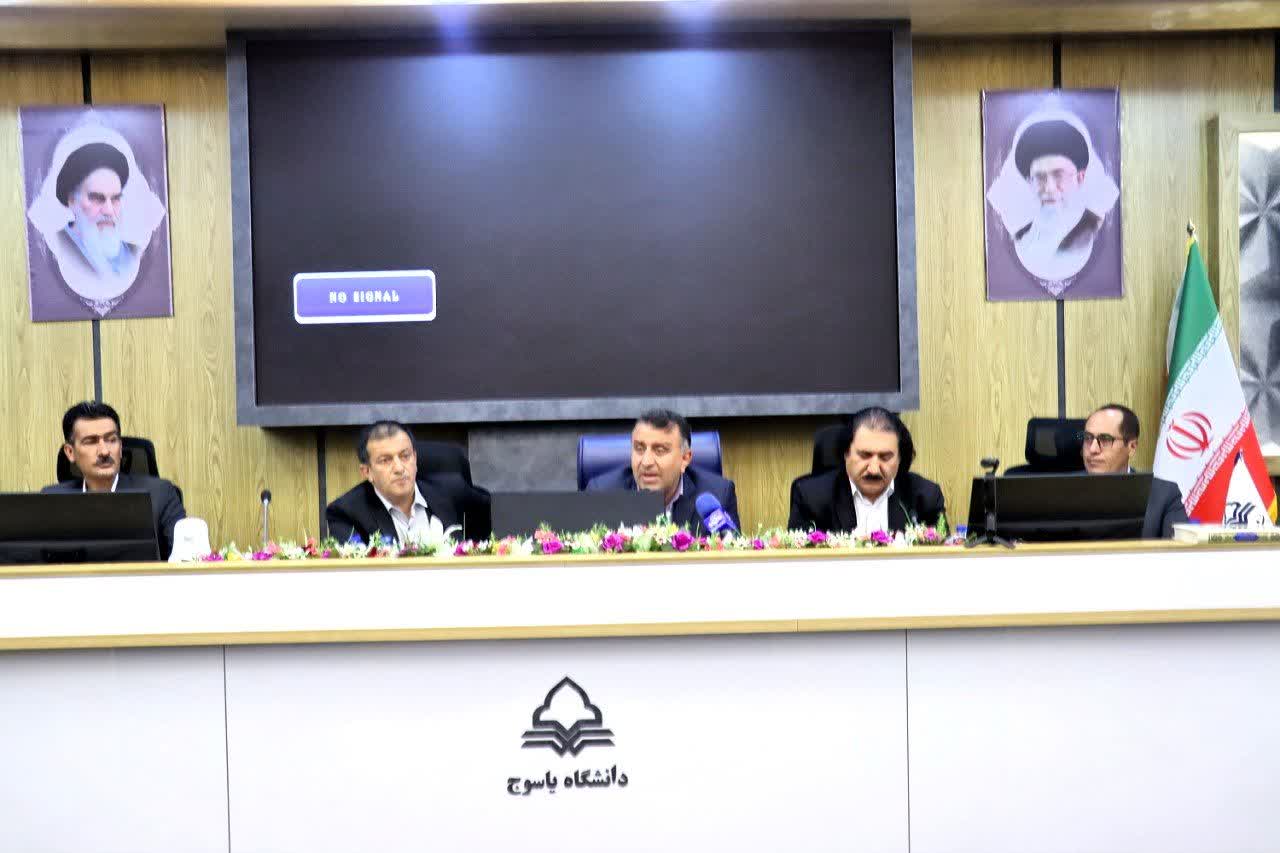 محمد بهرامی: حساسیت‌های جغرافیایی، قومی و سیاسی را کنار گذاشته‌ایم / ملاک انتخاب رزومه و عملکرد مدیران بوده و نه صرفاً حمایت سیاسی از من / ذات کار رسانه، بی‌طرفی است و ما امیدواریم در کنار یکدیگر برای پیشرفت منطقه گام بردارند / دو ایستگاه فوق‌توزیع برق در بویراحمد (یکی به نام آریوبرزن) در حال اجراست / یک قدم از کوه دنا عقب‌نشینی نکردم / استارت بیمارستان سوختگی و سرطان زده شد