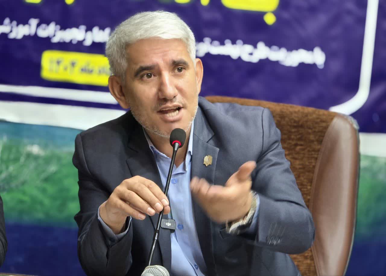 حسینی‌نیک: نوسازی مدارس به هیچ وجه دنبال منافع شخصی نیست، رسالت ما ساختن آینده‌ای ایمن و شاد برای فرزندان این دیار است /  ۱۰۹ مدرسه با ۳۷۵ کلاس درس برای افتتاح و کلنگ‌زنی آماده شده است