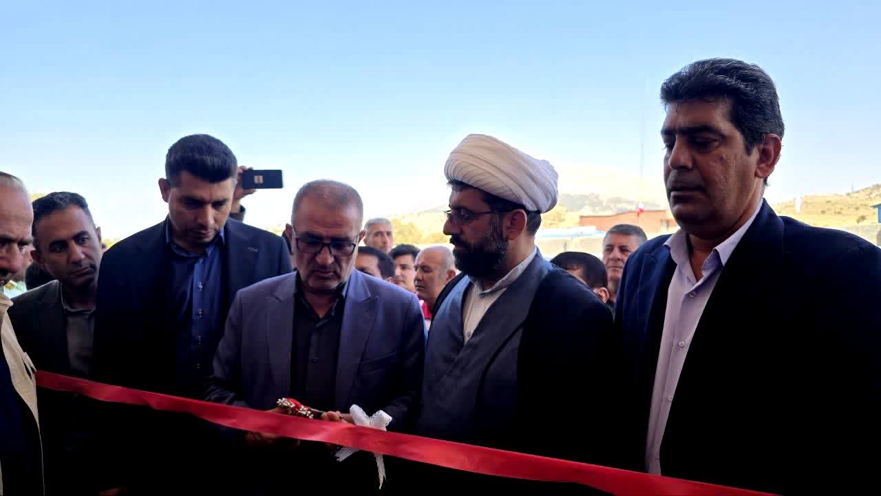۵۵۲ پروژه عمرانی و اقتصادی در چرام؛ هفته دولت با طنین توسعه / انفجار عمرانی با ۷۸۸ میلیارد تومان اعتبار / مطالعه منطقهای با ظرفیت انرژیهای پاک آغاز شد / توسعه راههای مناطق محروم کهگیلویه و بویراحمد شتاب گرفت / ۲۶۶۴ میلیارد تومان برای راهداری / اعلام رضایت رحمانی از مدیرکل راهداری کهگیلویه و بویراحمد