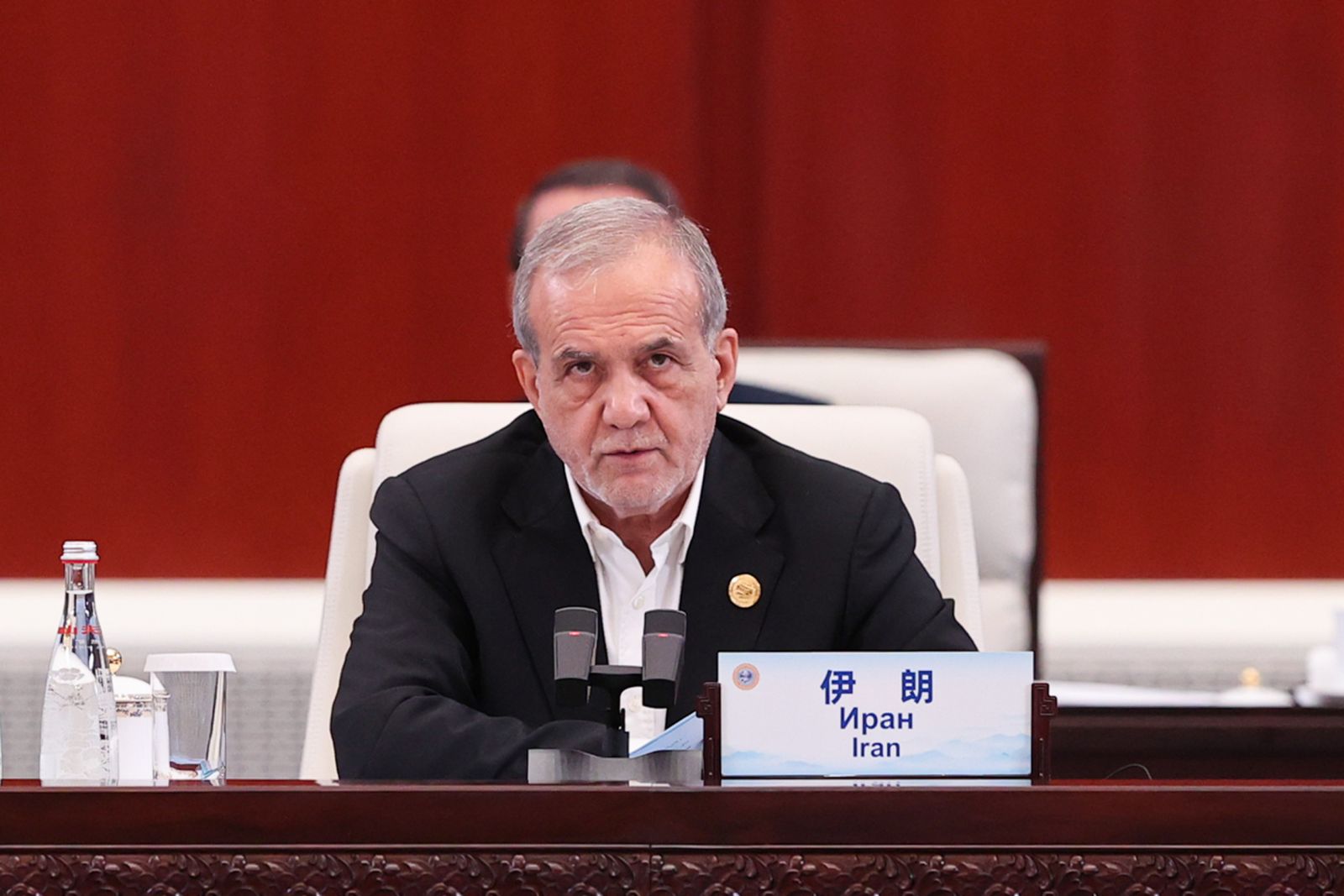 سازمان شانگهای در راستای ایجاد جهانی صلحآمیزتر و نیز مهیاتر برای همکاریهای اقتصادی گام بردارد / بندر چابهار به زودی به شبکه ریلی سراسری ایران متصل خواهد شد / این موضوع تحول مهمی را در اتصال چین، کشورهای آسیای مرکزی و افغانستان به اقیانوس هند ایجاد خواهد کرد / سرمایهگذاران میتوانند برای توسعه و نیز ایجاد مراکز لجستیک در این بندر از تسهیلات و تخفیفات مختلف استفاده کنند