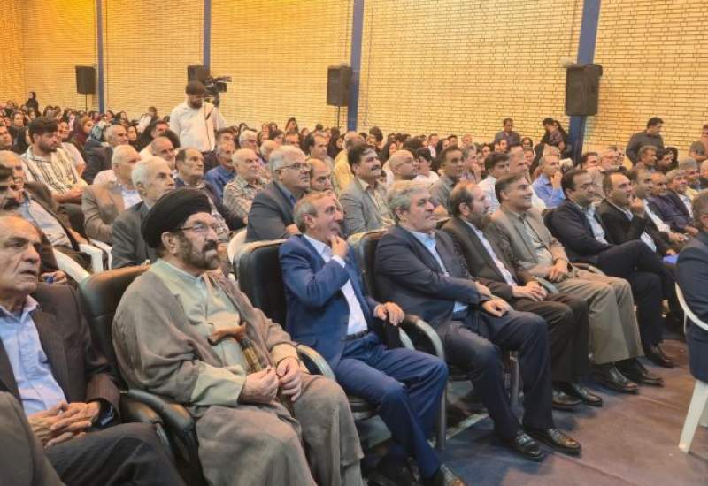 همایش مهرآفرینان باوی با حضور غلام‌رضا تاج‌گردون برگزار شد / رقیب تاج‌گردون هم آمد /  حسینی بحرینی در همایش تاجگردون چه می‌خواست؟