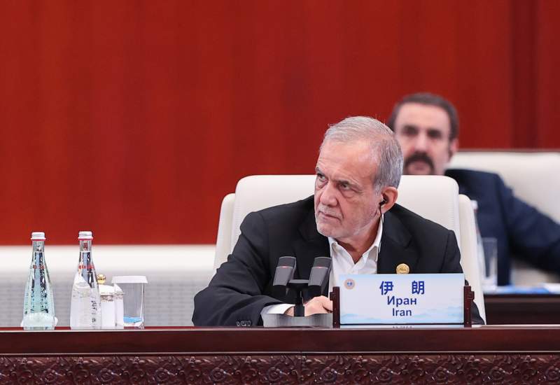 سازمان شانگهای در راستای ایجاد جهانی صلح‌آمیزتر و نیز مهیاتر برای همکاری‌های اقتصادی گام بردارد /  بندر چابهار به زودی به شبکه ریلی سراسری ایران متصل خواهد شد / این موضوع تحول مهمی را در اتصال چین، کشورهای آسیای مرکزی و افغانستان به اقیانوس هند ایجاد خواهد کرد / سرمایه‌گذاران می‌توانند برای توسعه و نیز ایجاد مراکز لجستیک در این بندر از تسهیلات و تخفیفات مختلف استفاده کنند