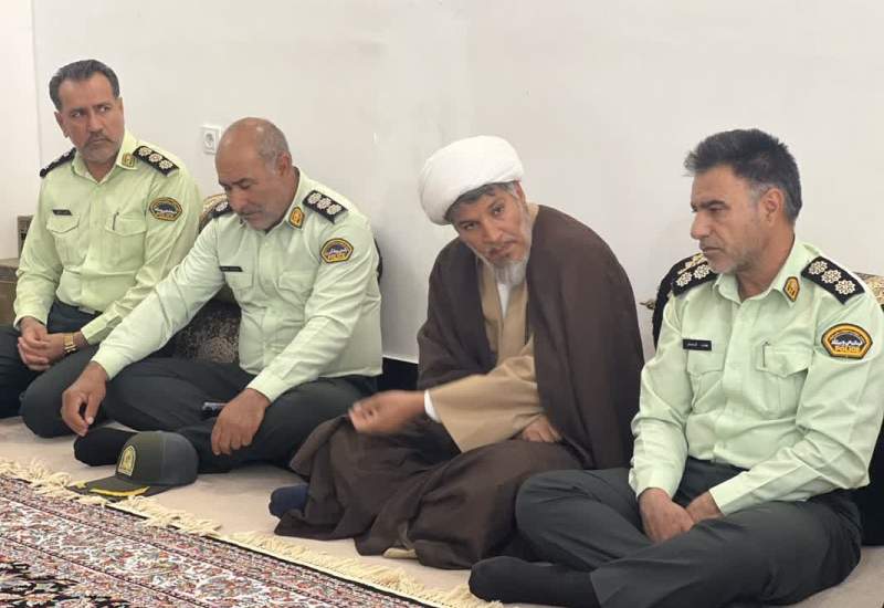 دیدار فرمانده انتظامی کهگیلویه و بویراحمد با خانواده مرحوم سروان مهران روان کیش + تصاویر  <img src="/images/picture_icon.png" width="11" height="10" border="0" align="top">
