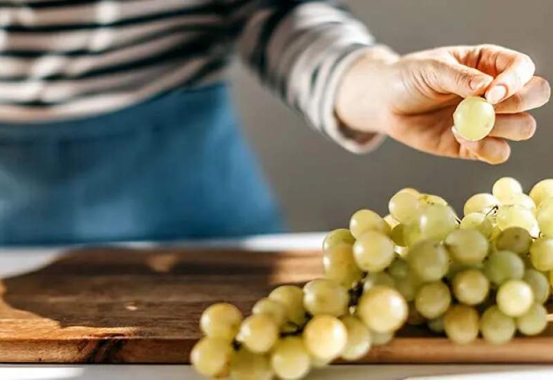بهترین زمان خوردن میوه / روزانه چند عدد میوه بخوریم؟