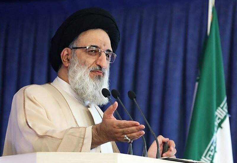 امام جمعه کرج: اخیراً کسی از قبیله دلبسته به آمریکا، گفت که قرار نبود انقلاب صحنه ضد آمریکایی شود و این موضوع در شعارهای انقلاب نبوده؛ چقدر حقیرانه بر تحریف حقیقت اصرار دارند / استراتژی ایران و انقلاب اسلامی، شعار مرگ بر آمریکا است