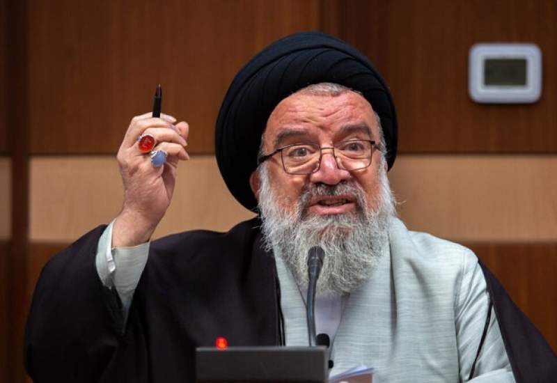 احمد خاتمی: نخواهید توانست بی حجابی را عادی سازی کنید