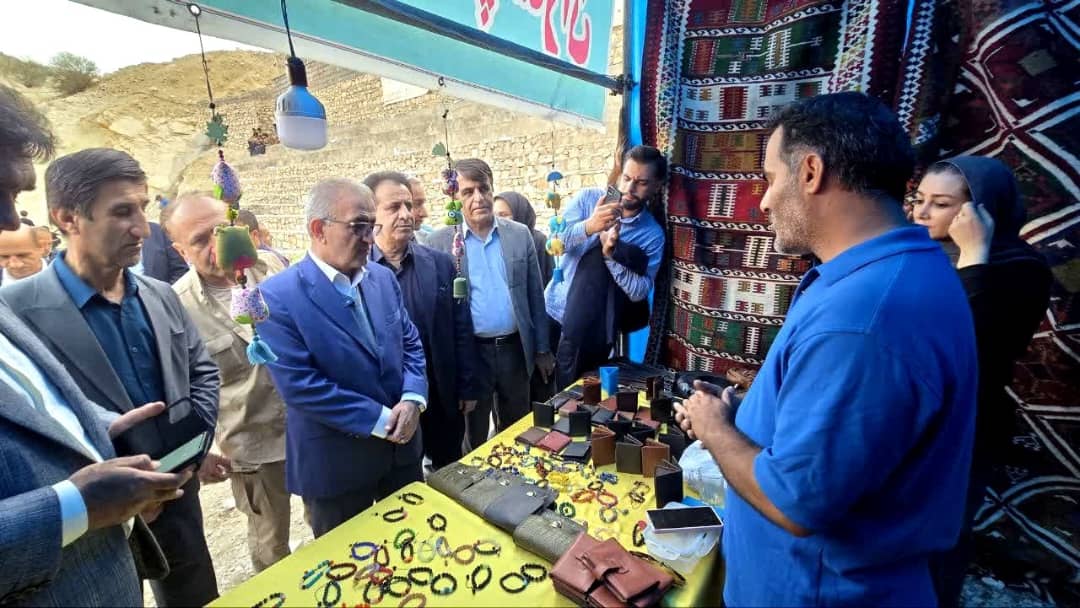 تصاویر | رؤیای جهانیشدن مارین؛ نخستین جشنواره انار در گچساران برگزار شد