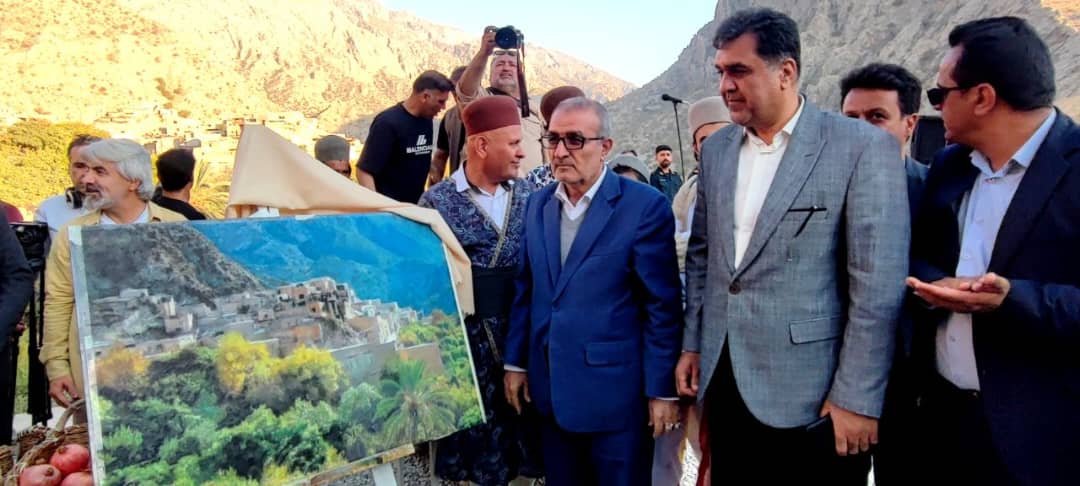 تصاویر | رؤیای جهانیشدن مارین؛ نخستین جشنواره انار در گچساران برگزار شد