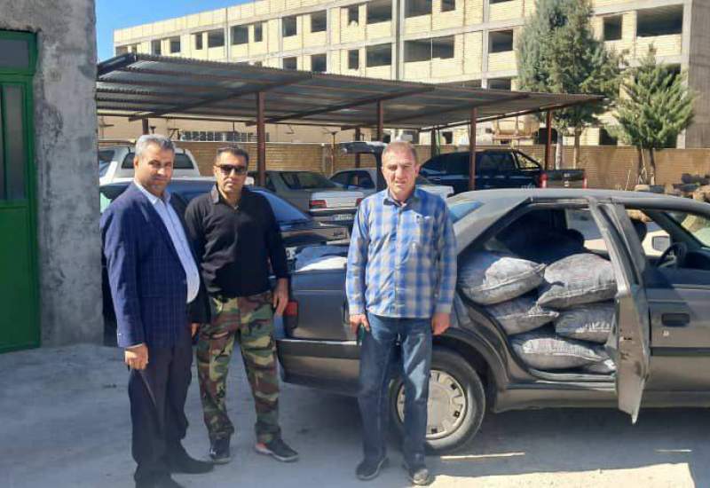 توقیف خودروی حامل ۱۵۰ کیلو زغال قاچاق در مسیر لوداب – یاسوج توقیف خودروی حامل ۱۵۰ کیلو زغال قاچاق در مسیر لوداب – یاسوج