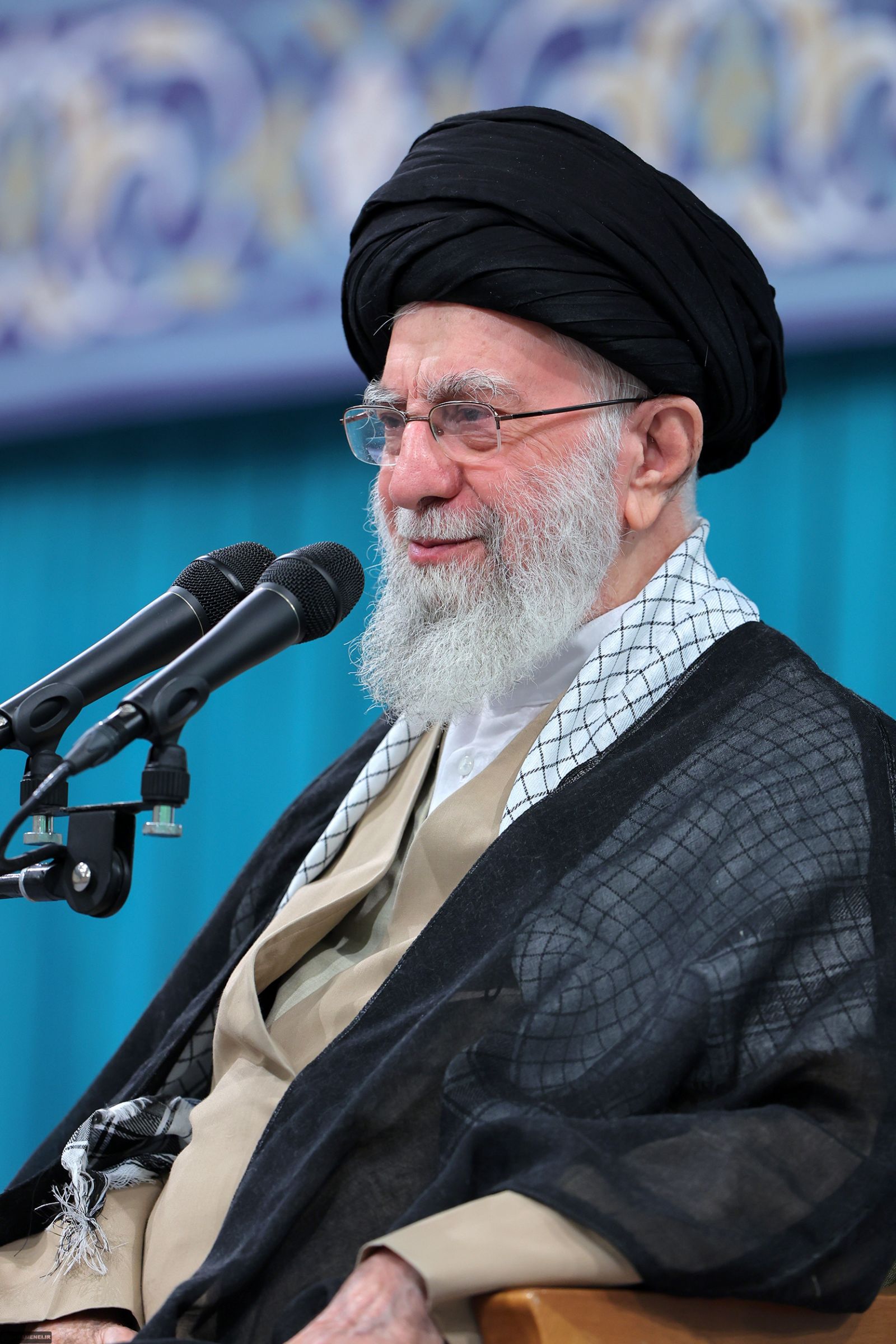 حضرت آیت الله خامنهای در دیدار هزاران نفر از کارگران سراسر کشور: