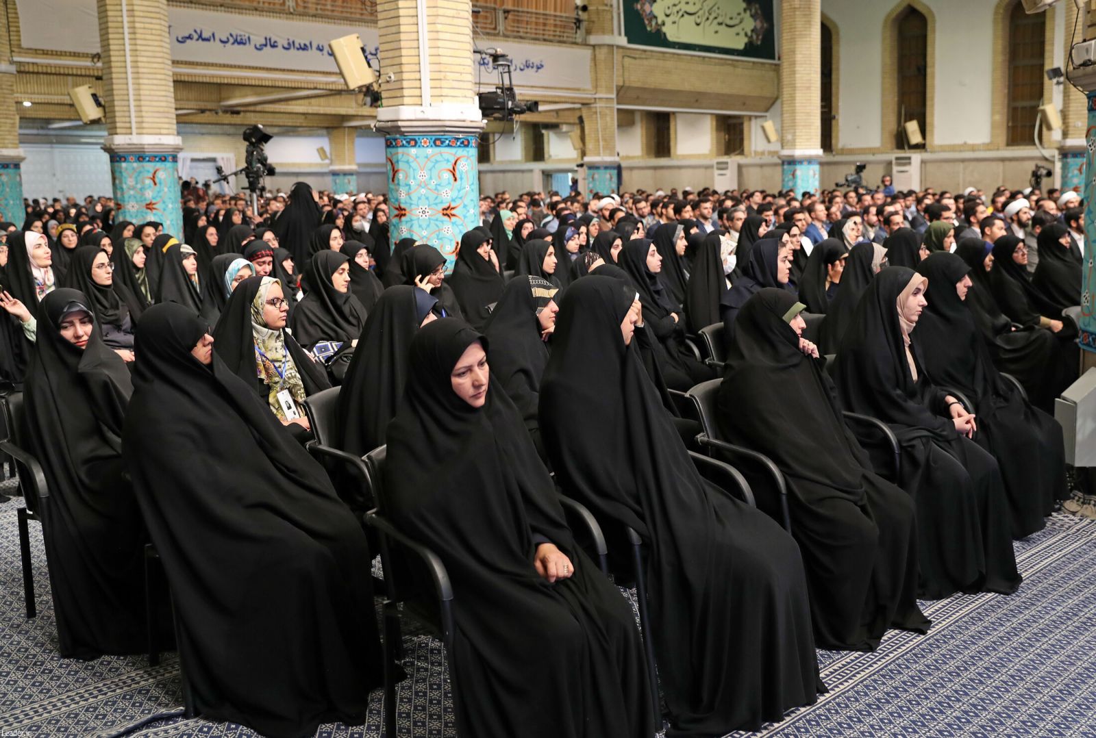رهبر انقلاب در دیدار نخبگان و استعدادهای علمی: