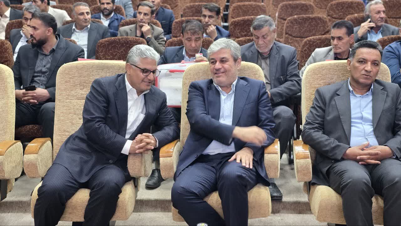 صحبت‌های قابل تأمل تاج‌گردون در همایش روز ملی شوراها: حادثه بندرعباس تلخ و بسیار پیچیده بود /  تلخ‌تر از وقوع حوادث، عدم برخورد قاطع با مسببان آن‌هاست / پلاسکو و متروپل عبرت نشد / اعضای شورا برای رأی بعدی کار نکنید، مردم عاقل‌اند! /عده‌های بی‌عمل، هم مردم را اذیت می‌کند و هم مسئولان را/  من نه سوپرمن هستم و نه می‌توانم همه‌چیز را درست کنم، اما قول می‌دهم تا جایی که توان دارم، برای مردم کار کنم