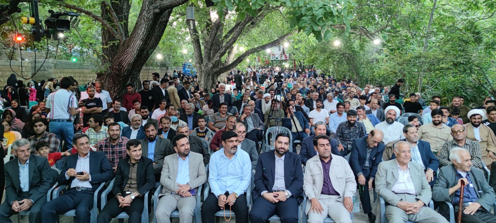 نادر منتظریان، فعال سیاسی و اجتماعی استان کهگیلویه و بویراحمد: هیئت دولت نباید در استان فقط افراد دست‌چین فقط جلسه بگذارد / همه ما‌ها فرزندان بویراحمد واحد و بزرگ هستیم