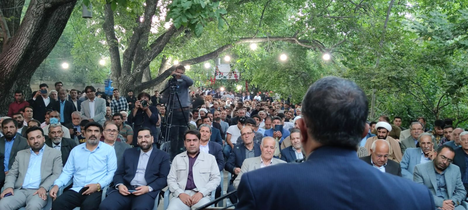نادر منتظریان، فعال سیاسی و اجتماعی استان کهگیلویه و بویراحمد: هیئت دولت نباید در استان فقط افراد دستچین فقط جلسه بگذارد / همه ماها فرزندان بویراحمد واحد و بزرگ هستیم