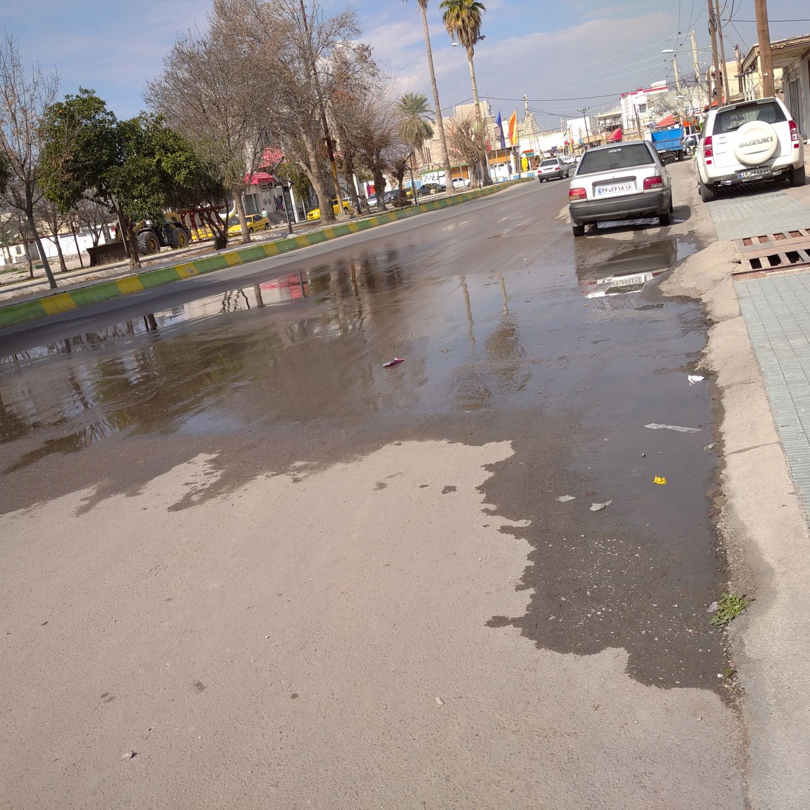 لوله‌های فرسوده و بحران بی‌پاسخگویی / ورودی شهر باشت؛ یک ماه آب هدر می‌رود / شهروند باشتی: بارها به مسئولان گزارش کردیم؛ اما مهلی به ما نداده‌اند / فرماندار باشت بارها این شکستگی را مشاهده کرده اما اقدامی انجام نداده است