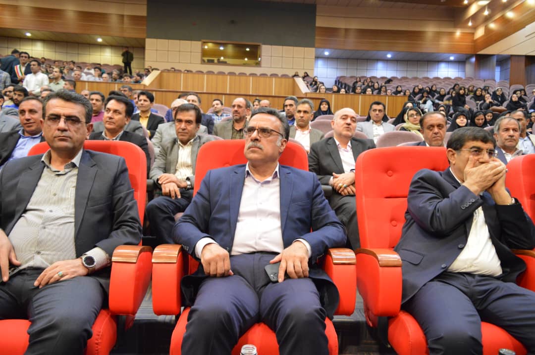 خضری، مدیرکل وزارتی در یاسوج: دانشگاه را شوخی نگیریم و پولش از جیب ملت تأمین می‌شود؛ پس باید پاسخگوی ملت باشد / دانشگاه باید در صدر بنشیند / دانشگاه‌ها مرجع حل مسائل کشورند، نه قربانی کشمکش‌های سیاسی
