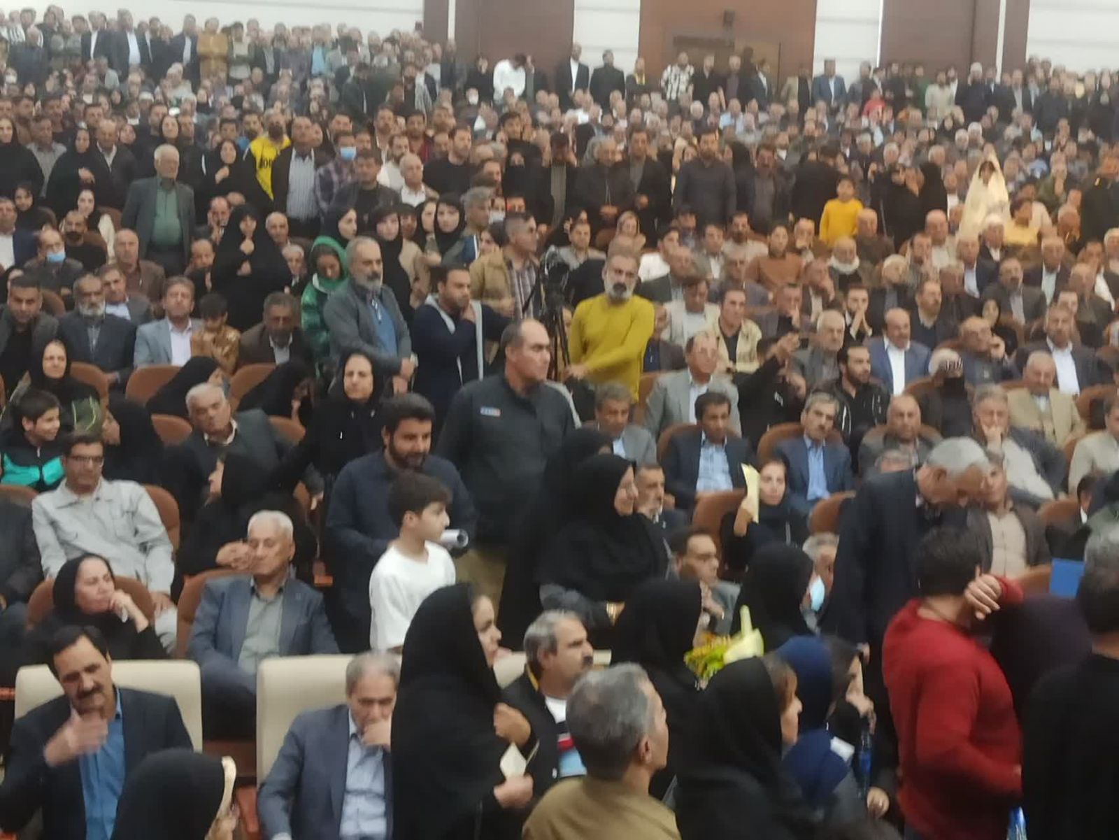 فیلم و تصاویر | غلامرضا تاجگردون، اولین سخنرانی رسمی خود را پس از پیروزی در انتخابات مجلس برگزار کرد / تاجگردون چرا نیش میزند؟
