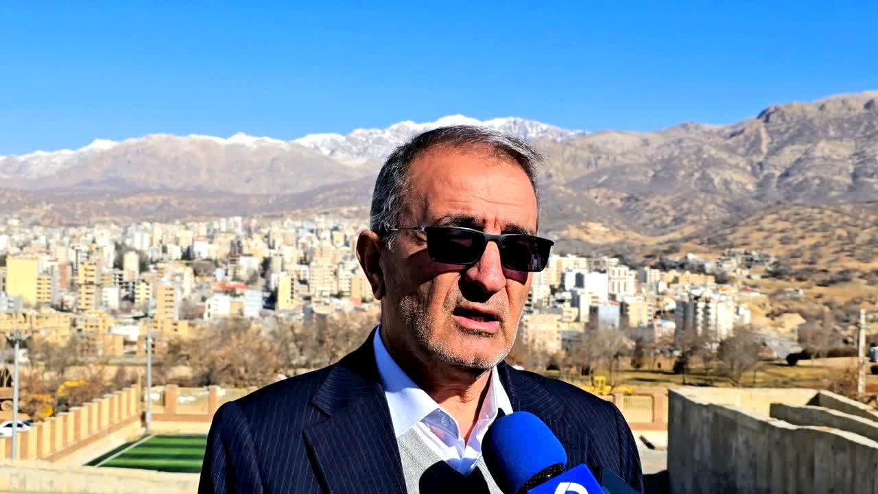 استاندار کهگیلویه و بویراحمد: اخذ ماده 23 برای پروژه اتصال یاسوج به آزادراه شیراز- اصفهان کار سختی است، باید میانبر بزنیم / برآورد اعتبار برای این آزادراه حدود ۸ تا ۹ هزار میلیارد تومان است / حدود ۷ تا ۸ درصد جمعیت استان بیکاری اختیاری دارند / سهم اشتغال بخش کشاورزی از ۲۱ درصد به ۱۴ درصد کاهش یافته است / تنها ۲ دهم درصد شرکتهای دانشبنیان کشور متعلق به استان است / مدیران موظف به پیگیری مصوبات و حل مشکلات معیشتی مردم هستند
