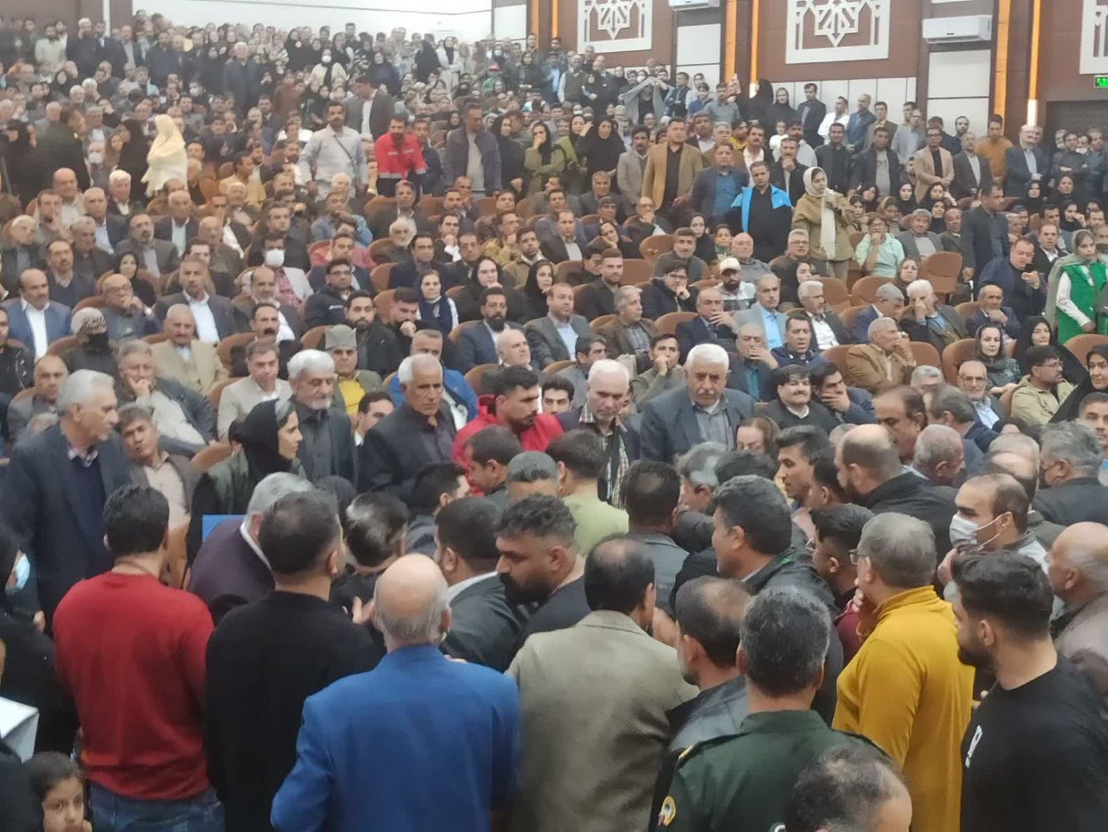 فیلم و تصاویر | غلامرضا تاجگردون، اولین سخنرانی رسمی خود را پس از پیروزی در انتخابات مجلس برگزار کرد / تاجگردون چرا نیش میزند؟