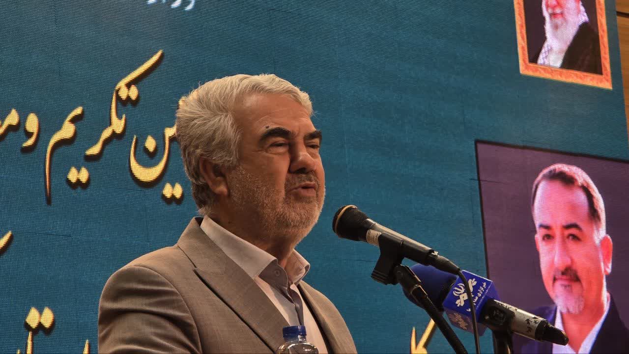 تصاویر | آیین تکریم و معارفه مدیرکل ورزش و جوانان کهگیلویه و بویراحمد برگزار شد / وداع با دهقان، آغاز کار پارسایی در ورزش و جوانان کهگیلویه و بویراحمد / دستاوردها و گلایههای دهقان در مراسم خداحافظی از ورزش کهگیلویه و بویراحمد / در ۳۸ ماه خدمت، سرانه ورزشی استان را از ۹۸ به ۱۰۶ سانتیمتر مربع رساندیم / فتاح محمدی: پروژههای ورزشی نیمهتمام، عمر مفید خود را از دست دادهاند / کهگیلویه و بویراحمد از نظر منابع انسانی غنی، اما از نظر زیرساخت فقیر است